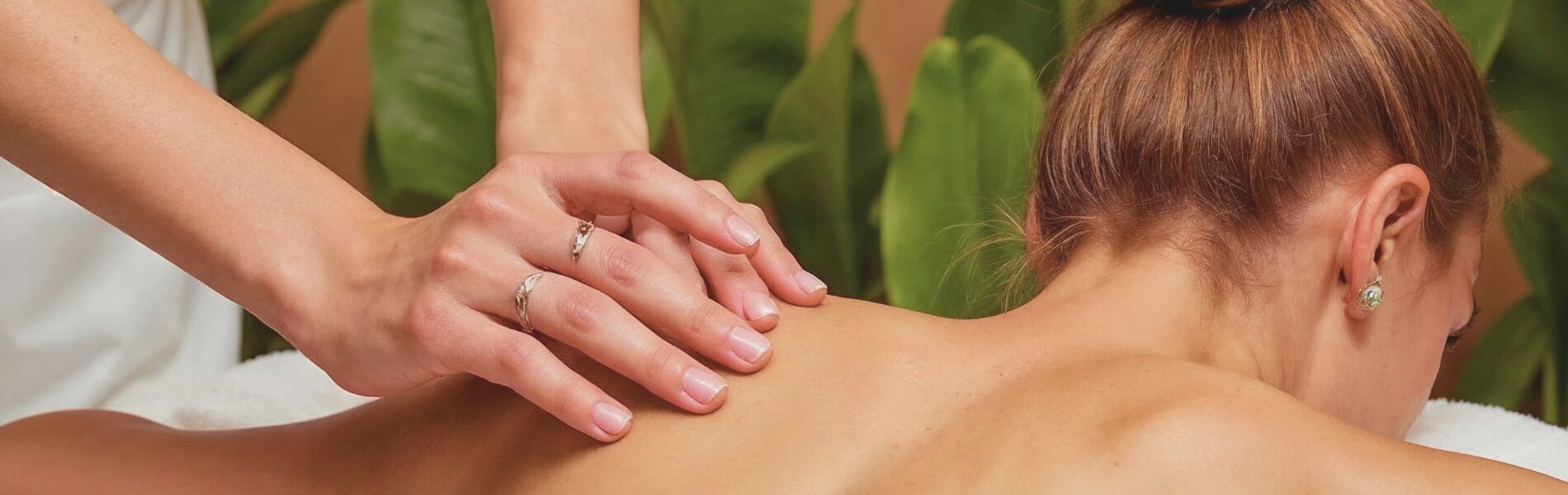 マッサージ風景　タイトパーズ