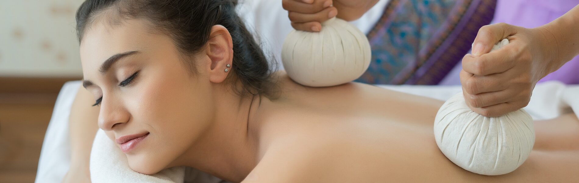 マッサージ風景　タイトパーズ